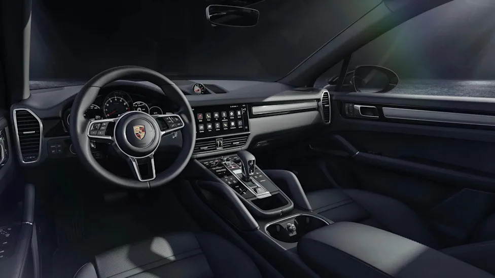 A Dealer Endured A Nightmare Porsche Cayenne Platinum Buyer Claiming the SUV Had a Missing Feature
