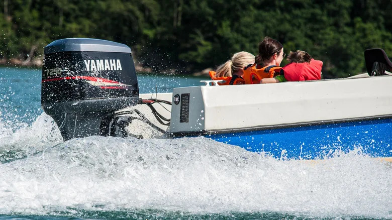 What's The Difference Between An Open And Closed Loop Cooling System In A Boat Engine?