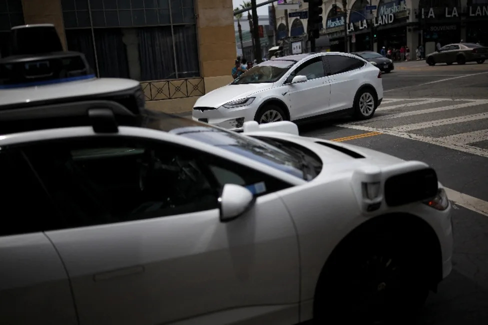 Elon Musk, Elon Musk expects widespread use in US of self-driving cars this year