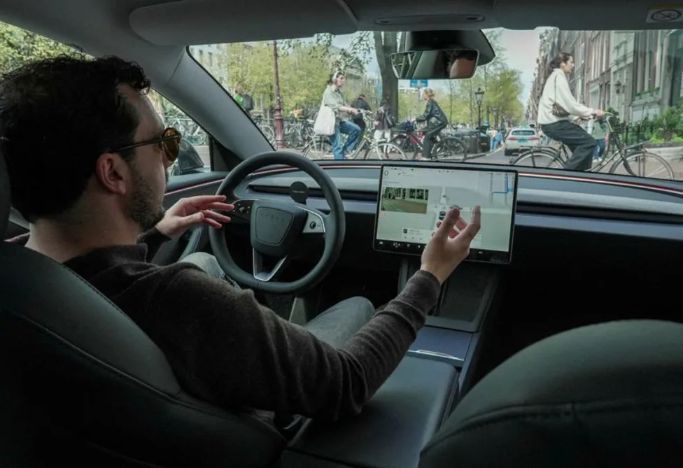 Dutch road authority says 40,000 Teslas in the Netherlands using 'self-driving' software