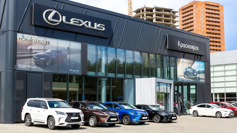 Can I Get My Lexus Serviced At A Toyota Dealership?