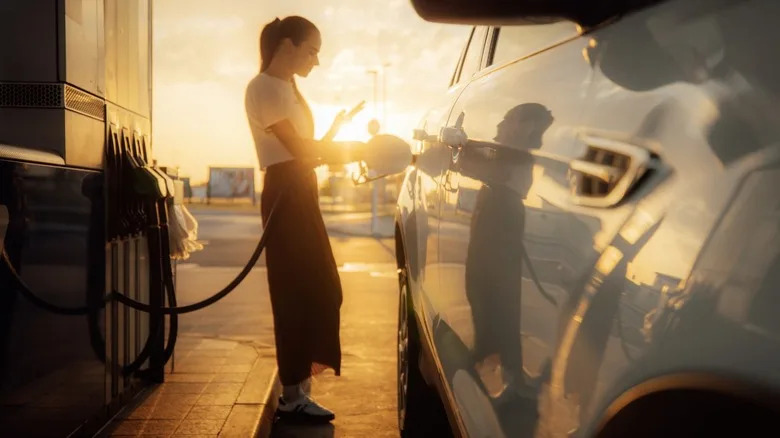 Hot Vs Cold: How Temps Affect Your Car's Gas Mileage