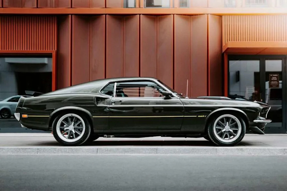 A Modern Ford GT Outbid a Genuine Boss 429 at Barrett-Jackson Las Vegas — And That Gap Is the Real Story