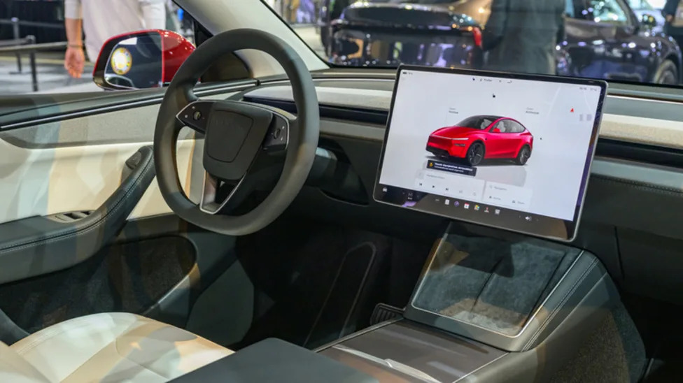 Tesla, Tesla Settles Lawsuit Over Fatal Pedestrian Crash Involving Full Self-Driving
