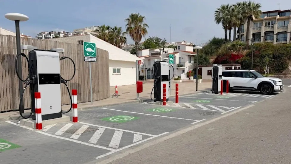 Wallbox just switched on its first public PowerRing fast chargers — and they split power on the fly