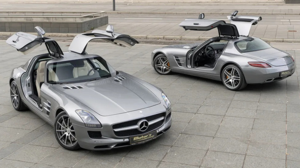 Gullwing Doors Look Slick, But They're Uncommon For A Reason