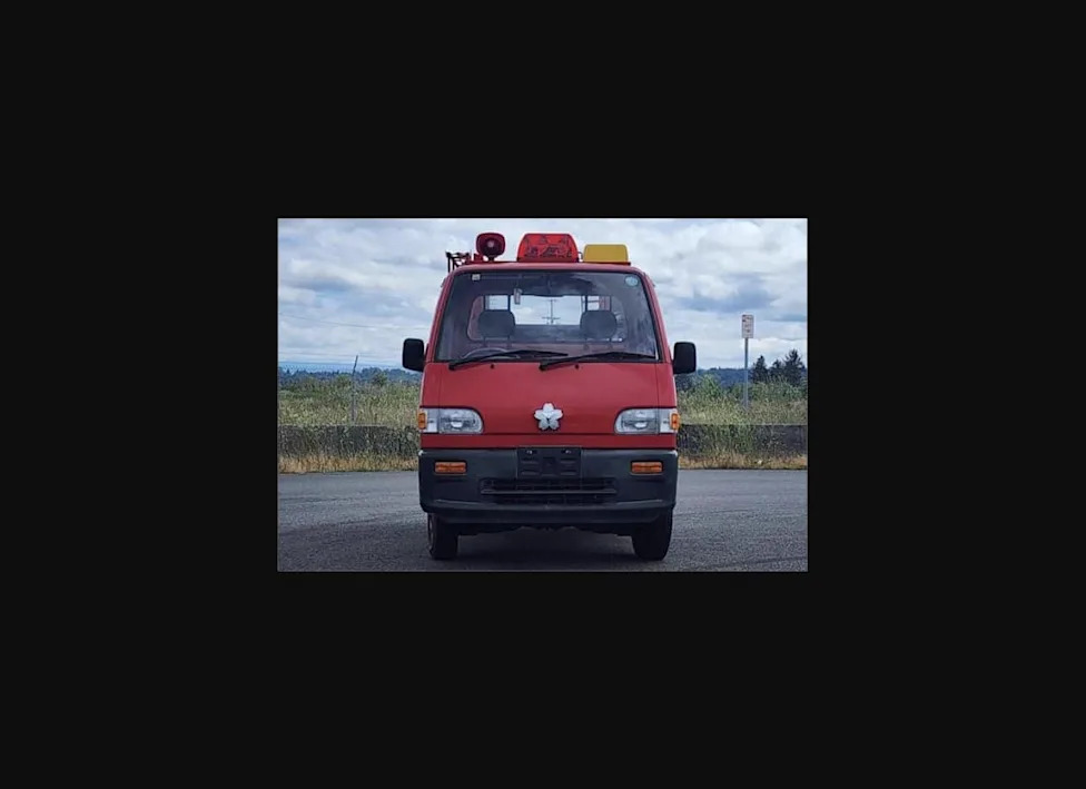 This 1995 Subaru Sambar Fire Truck Brings Kei-Sized Charm to Cars and Bids