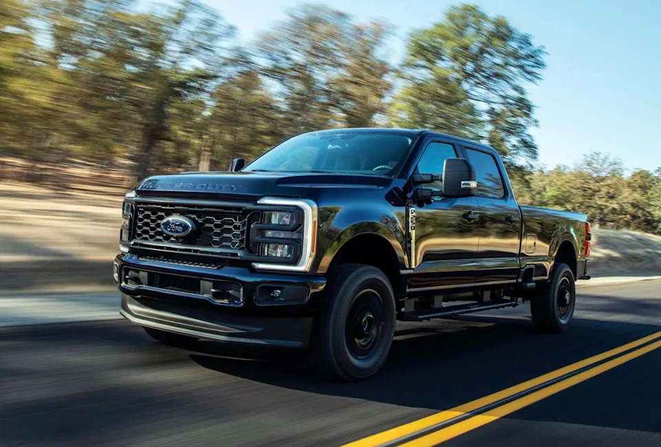 Ford's Biggest Trucks And SUVs Recalled Over Headlights That Can Fail