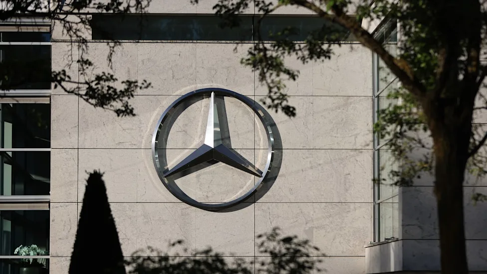 Mercedes-Benz recalls 310,000 U.S. vehicles over door lock defect