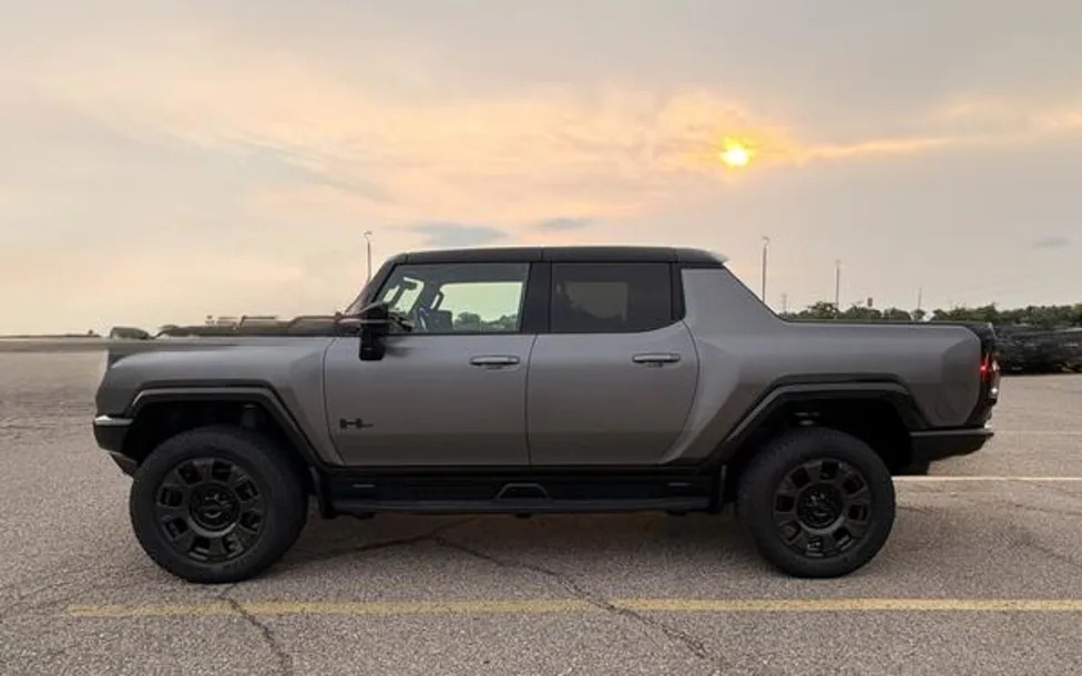 GMC Hummer EV Pickup Offers Versatility