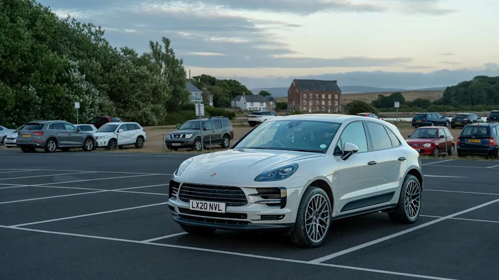 50-Year-Old Parking Rule Is Costing UK Drivers Over $100