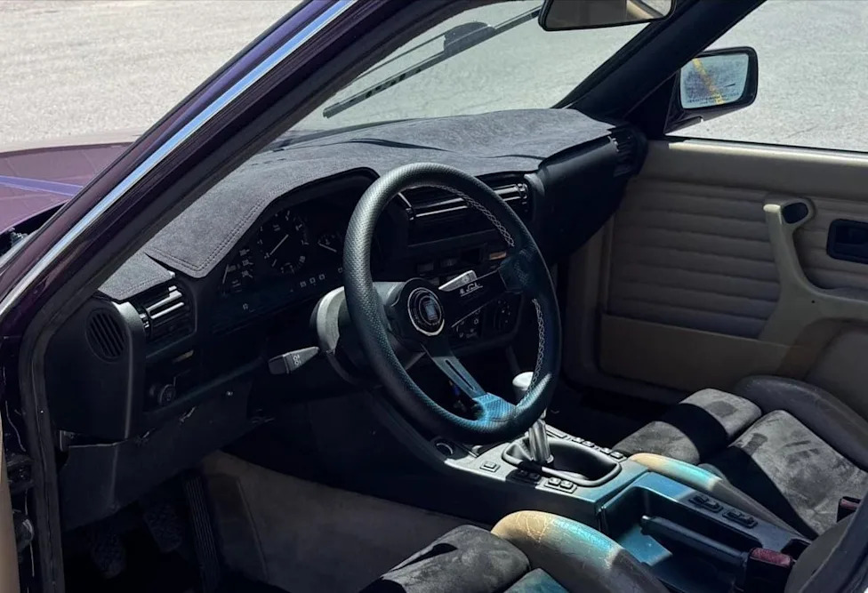Twilight Purple S52-Swapped 1991 BMW 318i Is a Winter-Built E30 Sleeper