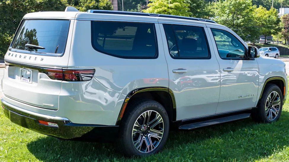 Jeep, Nearly 100,000 Jeep Wagoneer and Grand Wagoneer SUVs recalled over roof racks that can detach