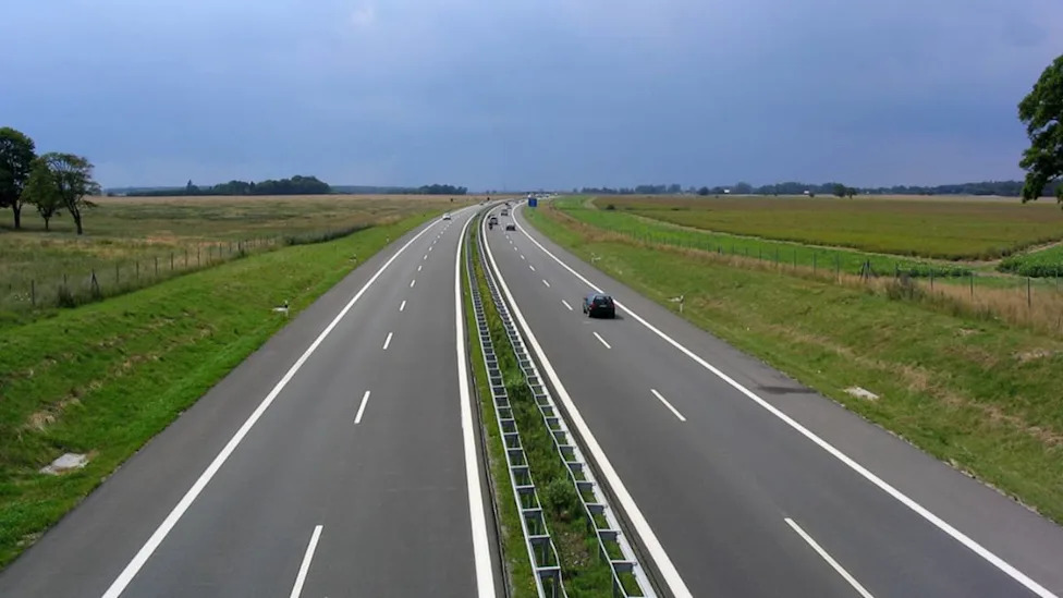 Why German and Austrian Traffic Law Requires Drivers To Form a Rettungsgasse (Emergency Vehicle Lane) Whenever There's Traffic Jam on the Autobahn