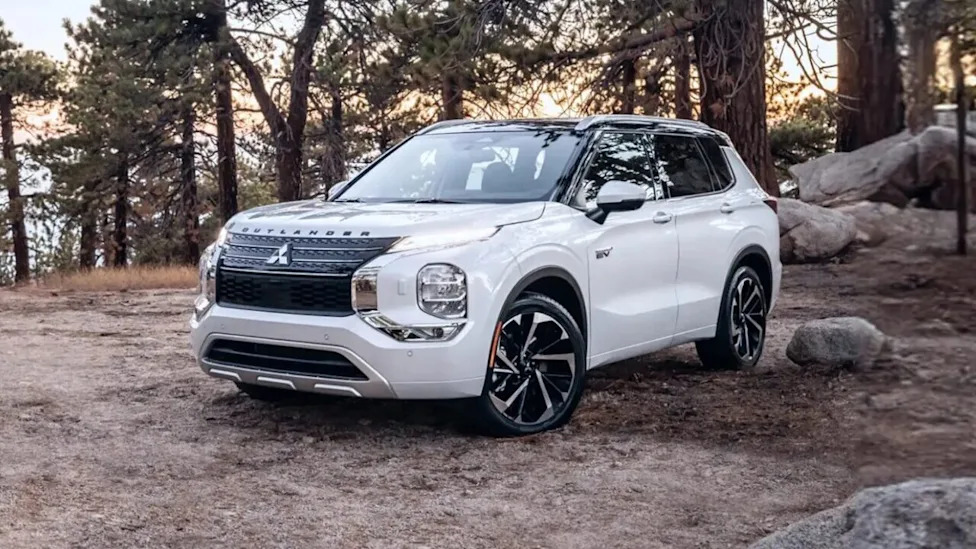 Mitsubishi Might Give Outlander Tougher Raider Off-Road Trim To Rival Competitors