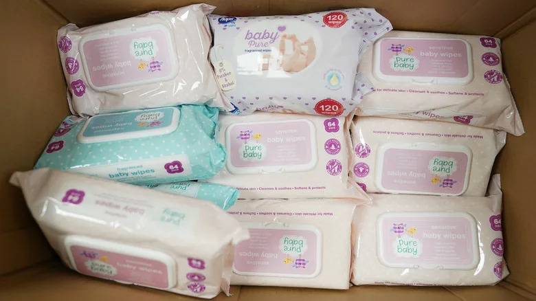 The Handy Way You Can Use Baby Wipes When Cleaning Your Car