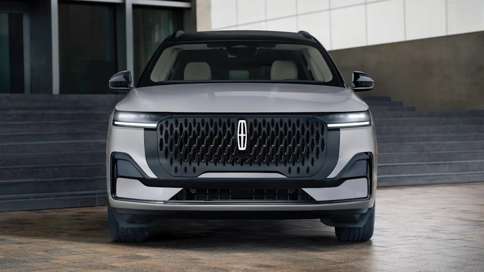 Lincoln Just Gave Its Best-Selling SUV a Makeover for 2027