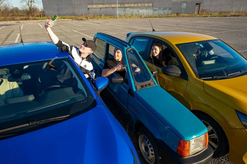 Auto Mechanic Turns Fiat Panda Into World’s Narrowest Car