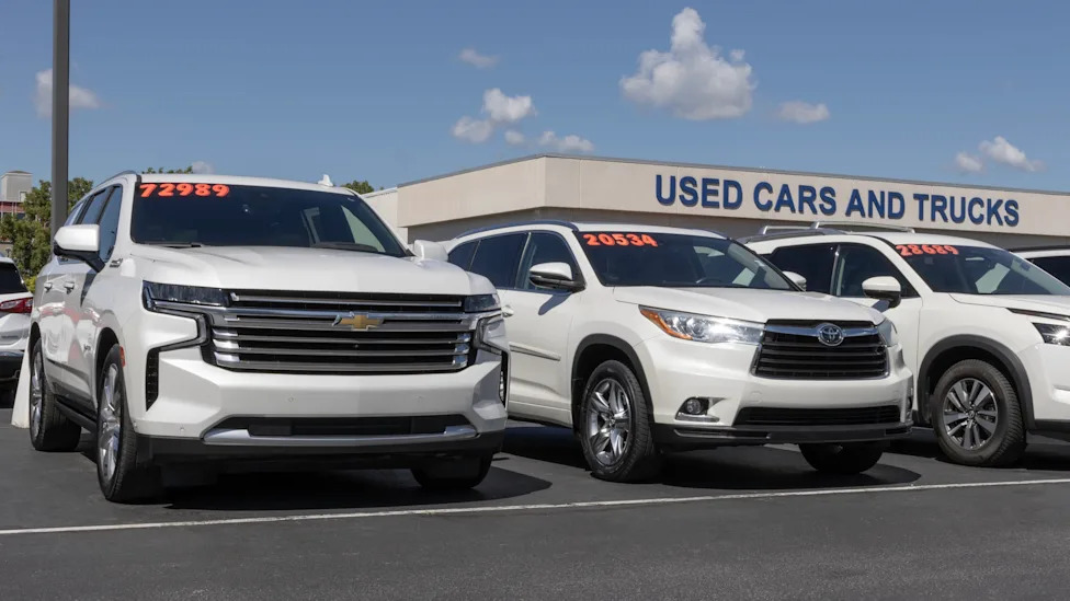 US drivers flee $4 gas, only to find used-car prices back at pandemic highs