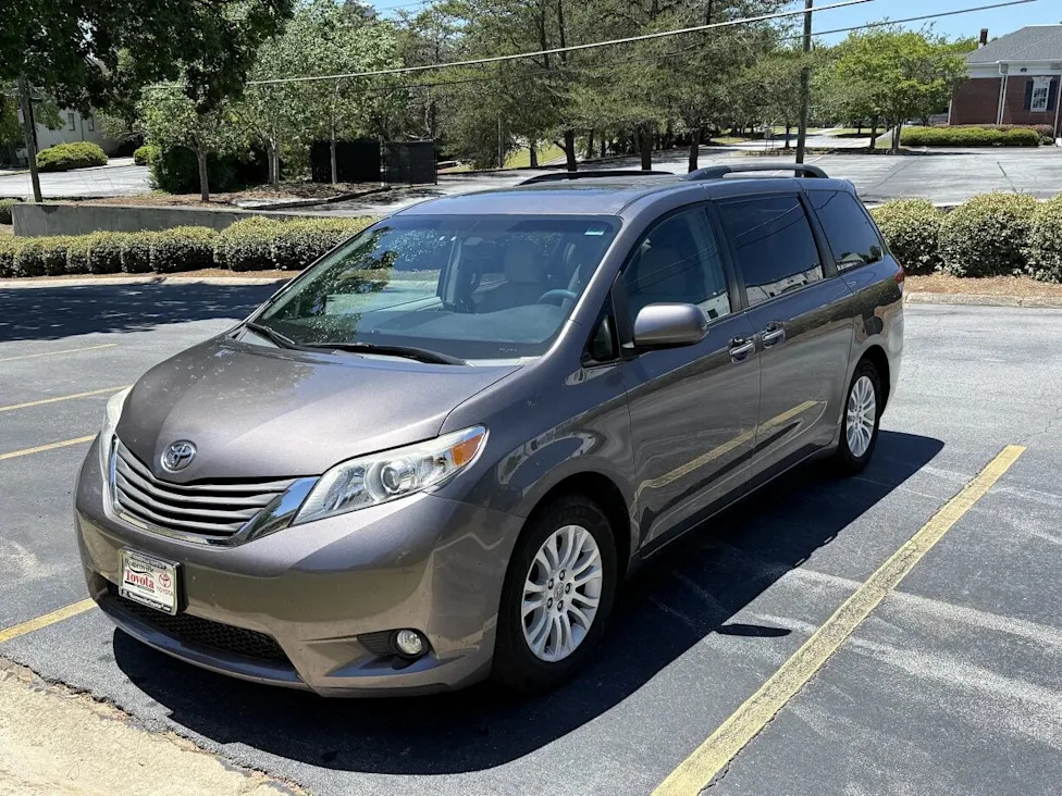 2013 Toyota Sienna XLE For Sale