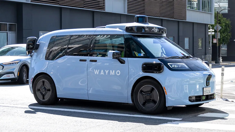 Robotaxi, Traffic Regulators Vow to Unleash ‘Innovation’ by Eliminating Robotaxi Brake Pedals