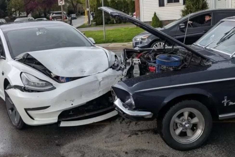 Tesla, Ford, Ford Mustang, Tesla Driver Charged After Head-On Crash Destroyed a 1968 Ford Mustang and Enraged Car Enthusiasts