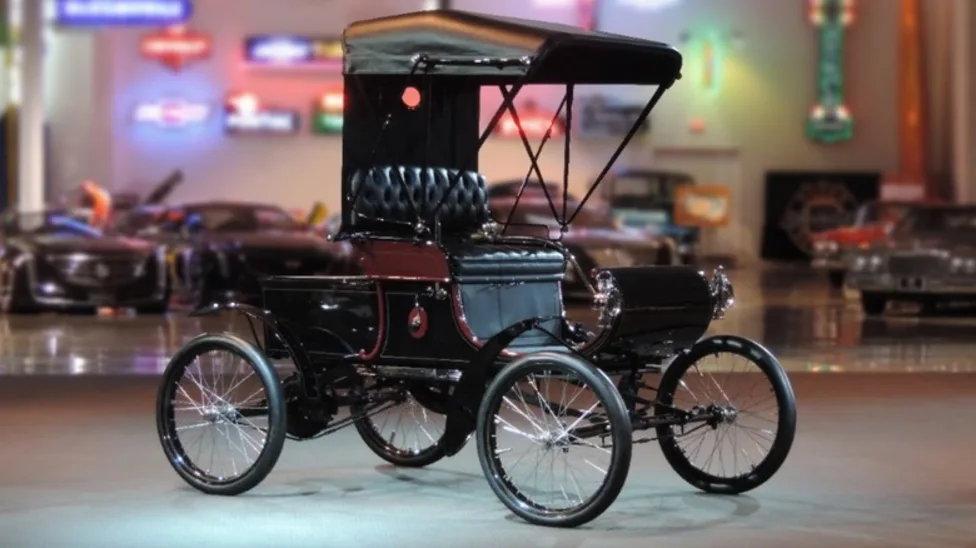 Why Was The Oldsmobile Model R Called 'Curved Dash'?