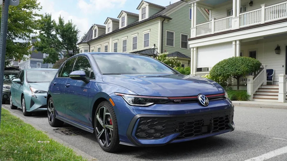 Volkswagen Says 4 In 10 Golf R Buyers Will Not Consider Another Car