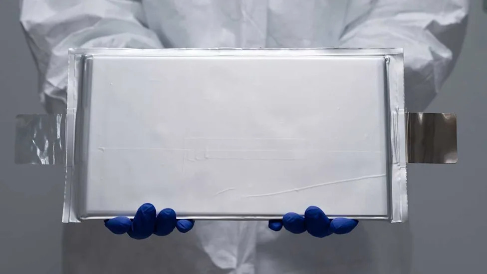 This Flaw Keeps Sabotaging Solid-State Batteries. Scientists Found A Solution