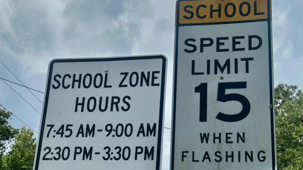 Do School Zone Speed Limit Signs Apply In The Summer?