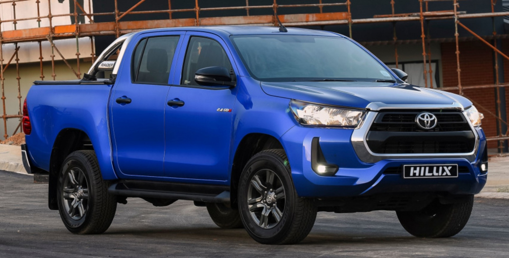 autos, cars, features, geo, peugeot, toyota, android, peugeot landtrek, toyota hilux, android, peugeot landtrek vs toyota hilux – what you get for the same price