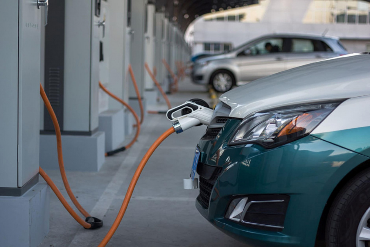 Electric Cars Need Oil? What are The Fluids Are Used For EV Maintenance