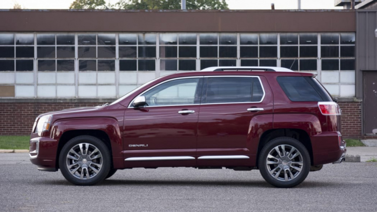 autos, cars, gmc, government/legal, crossover, safety, gmc terrain's first generation could get recalled for headlights