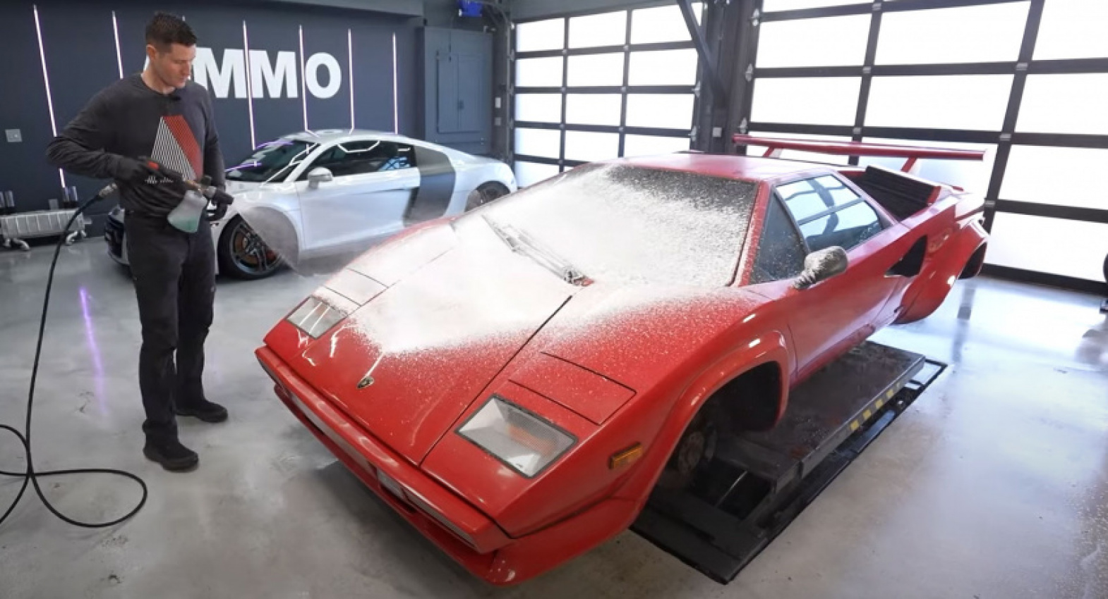 autos, cars, lamborghini, news, classics, lamborghini countach, lamborghini videos, video, this 1985 lamborghini countach just got its first wash in 20 years