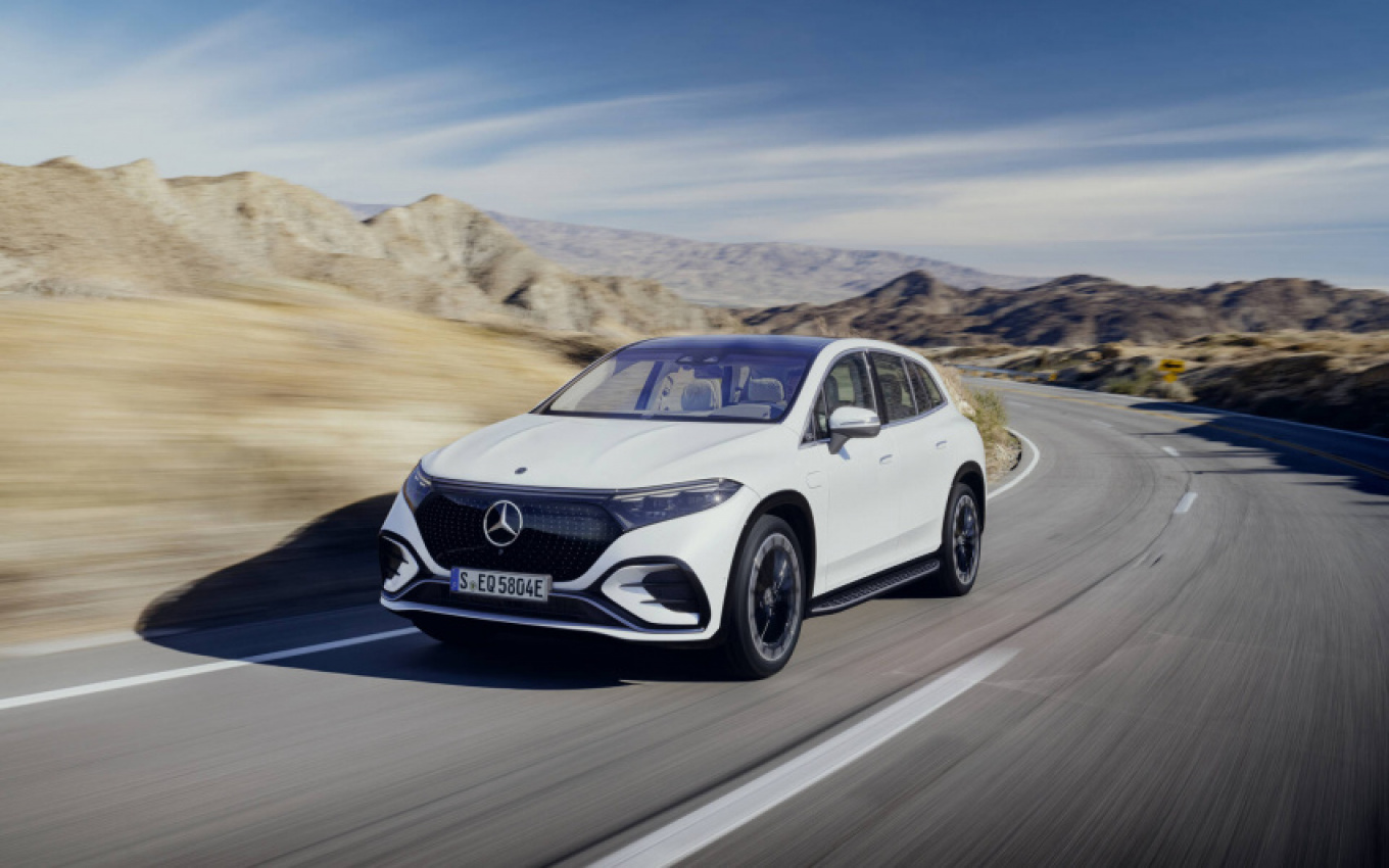 All Electric 2023 Mercedes Benz Eqs Suv Makes Official Debut Topcarnews