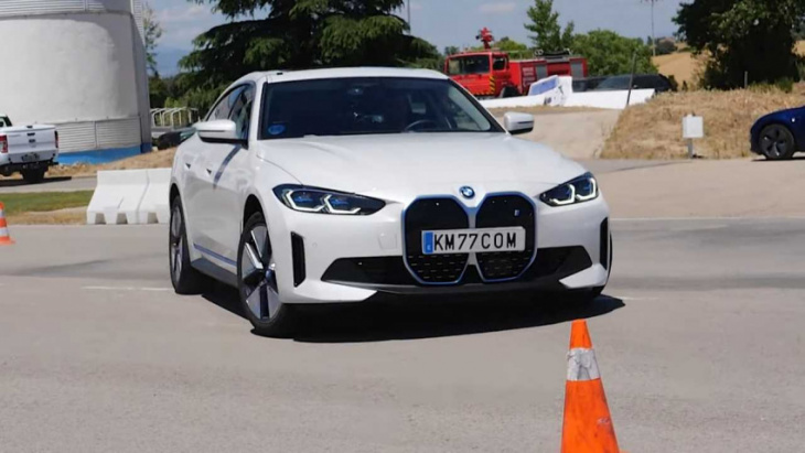 Bmw I4 Is A Lively But Slow Participant In The Moose Test Topcarnews