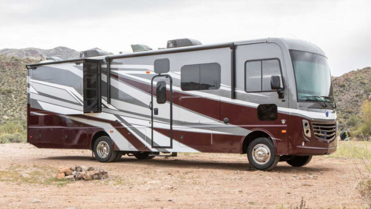 android, holiday rambler eclipse rv debuts with theater seats, drop-down loft