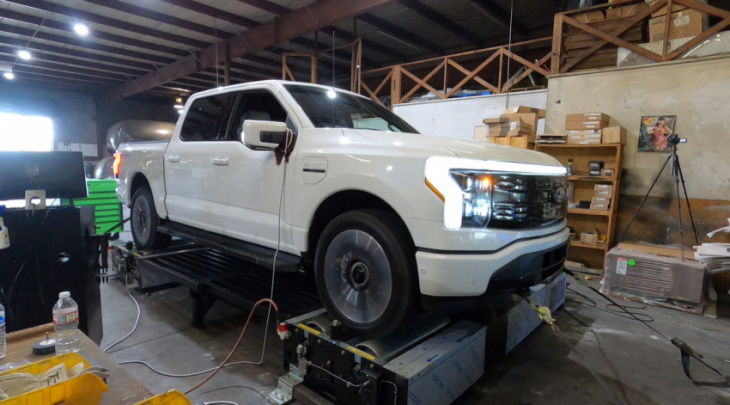 2022 ford f-150 lightning strapped to dyno despite challenges