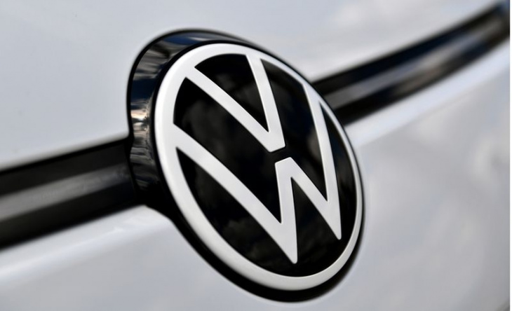 vw and mercedes-benz leading in connected car innovation,  says study