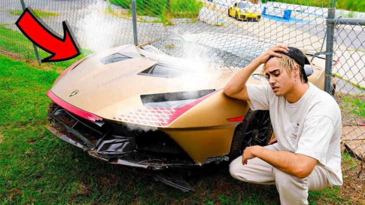 youtuber's lamborghini huracan sto crashes and it's easy to see why