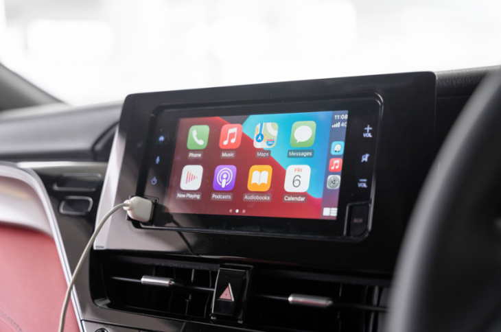 android, for an easier drive: 9 essential items drivers need in their car