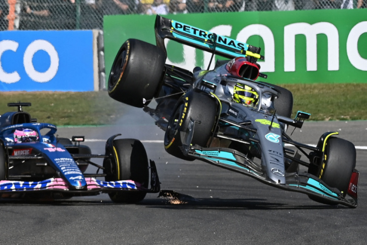 alonso blasts hamilton after first-lap incident at f1 belgian grand prix