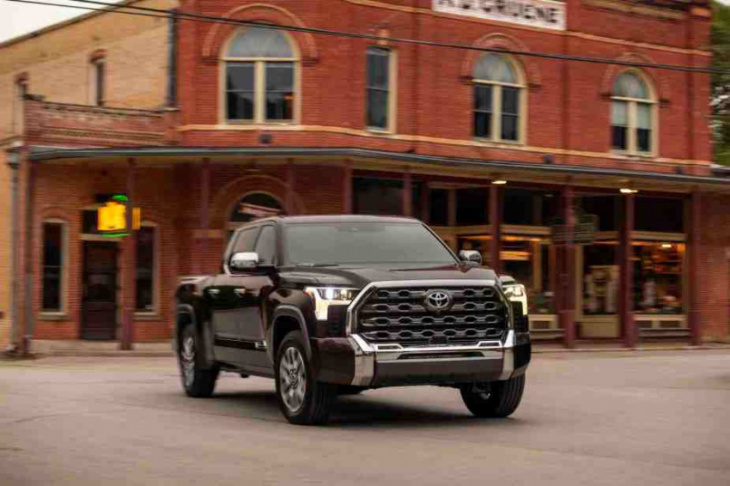 2 excellent 2022 full-size pickup trucks that consumer reports predicts owners will love