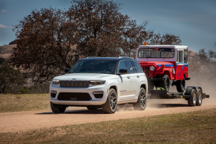 amazon, 5 reasons the 2022 jeep grand cherokee is topping the sales charts