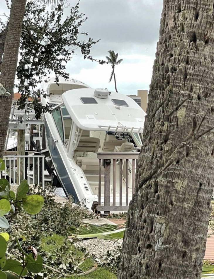 watch how tesla solar roof and powerwalls survived in a hurricane
