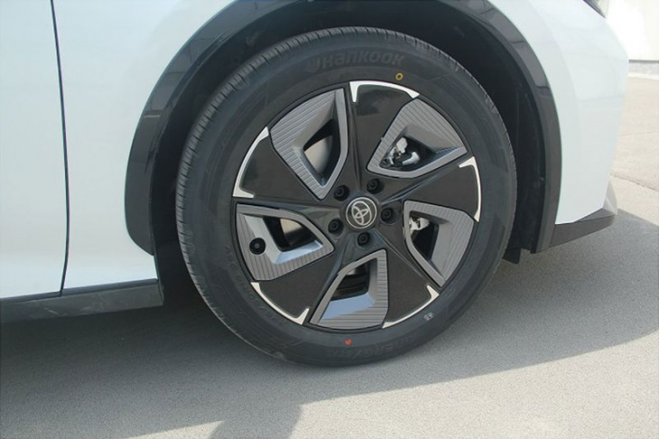 china-only toyota bz3 ev sedan to be 30 percent cheaper than tesla model 3