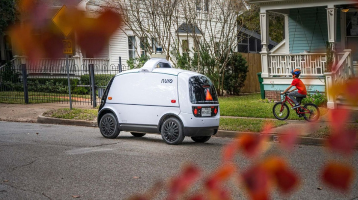 uber eats will begin using nuro delivery robots
