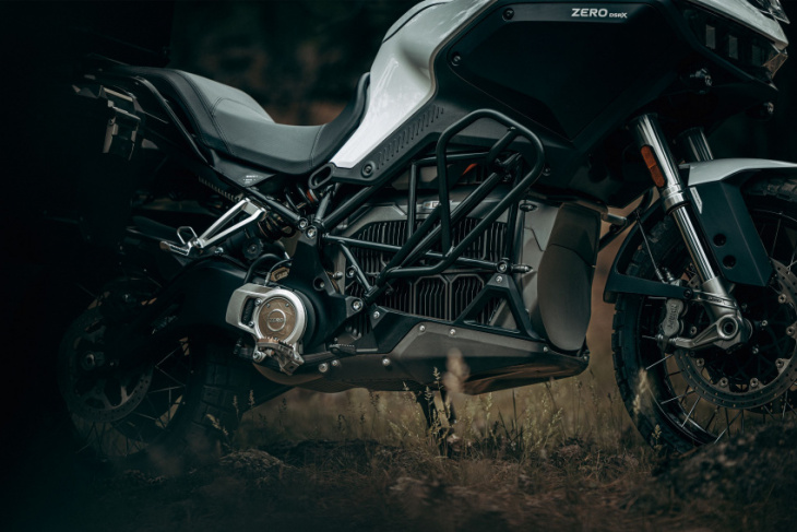 zero motorcycles debuts its all-new electric adventure bike, the dsr/x — and we test-rode it