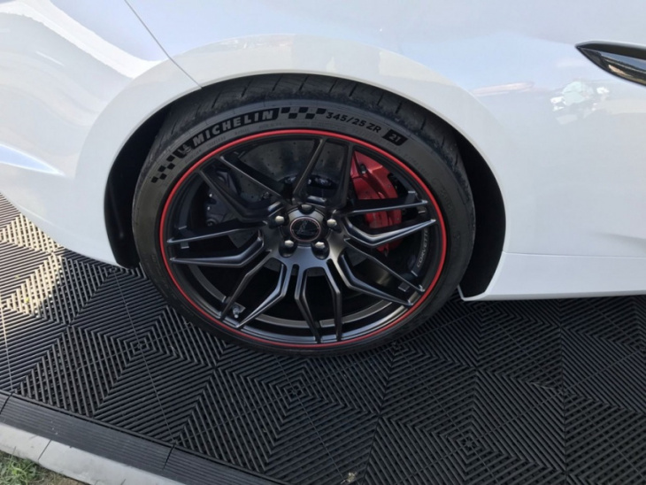 c8 news: z06 top speed confirmed & ownership requirement lowered (and i hope you don’t want red calipers)