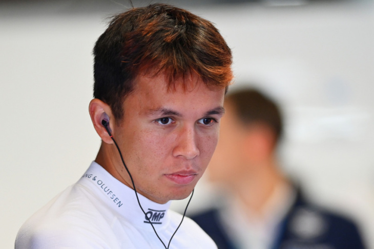 williams f1 driver alex albon released from icu after suffering respiratory failure